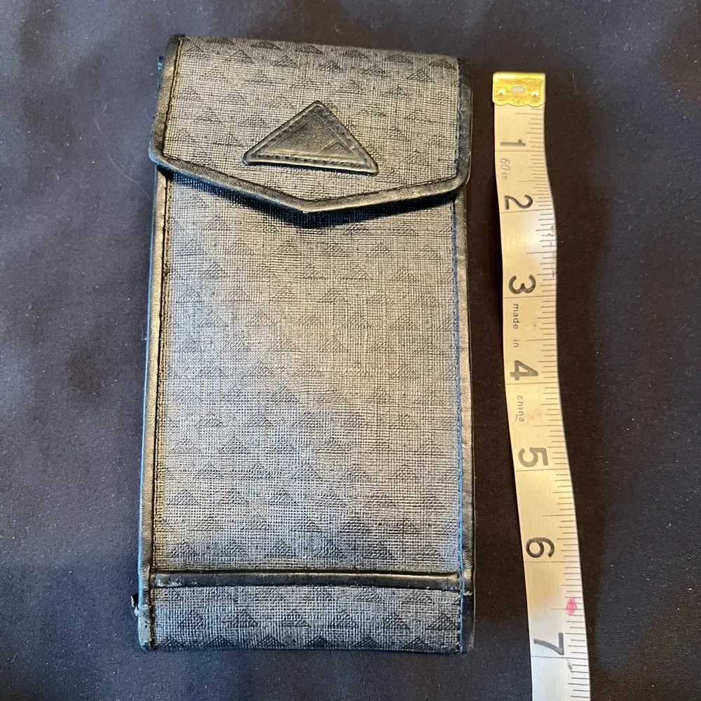 Liz Claiborne Vintage Classic Triangle Black Pattern Sunglass Case - Picture 2 of 6